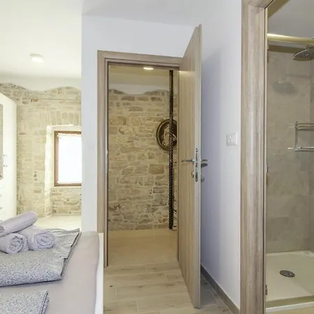 Olea In Barat - Haus Fuer 6-8 Personen Villa Kanfanar