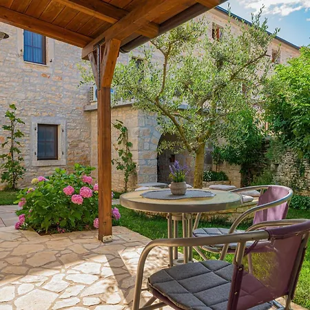 Villa Olea In Barat - Haus Fuer 6-8 Personen *