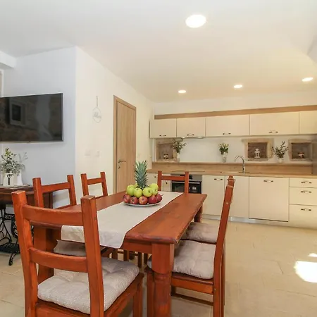 Villa Olea In Barat - Haus Fuer 6-8 Personen