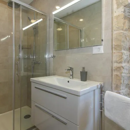 Villa Olea In Barat - Haus Fuer 6-8 Personen